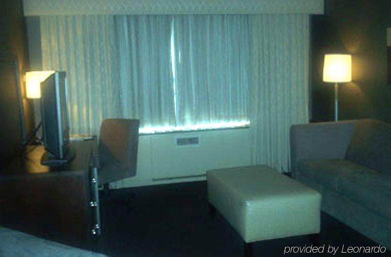 Hotel St. Regis Detroit Room photo